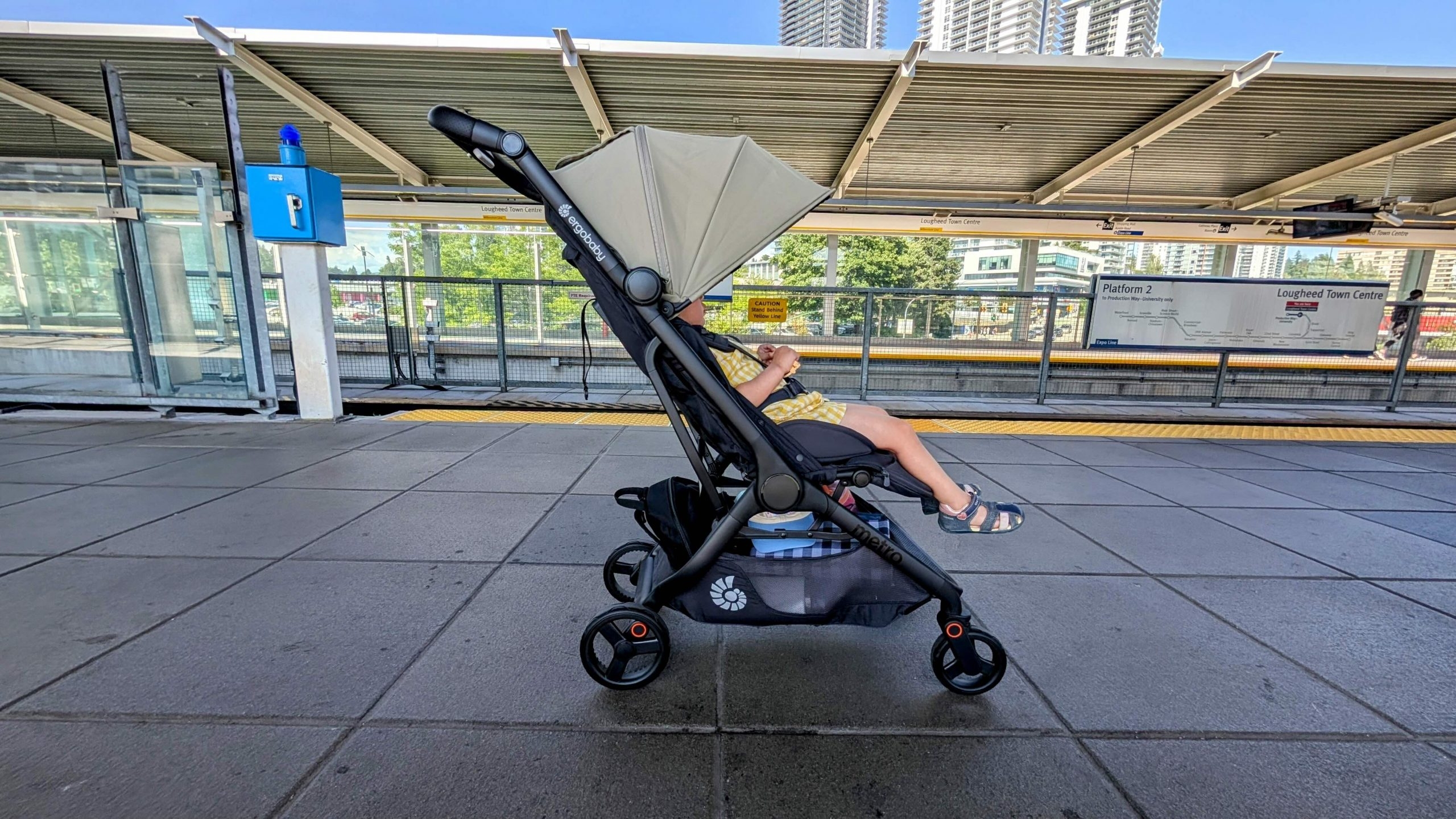  At a lean 16.7 lbs, the Ergobaby Metro 3 is the perfect pick for all those national and international adventures.