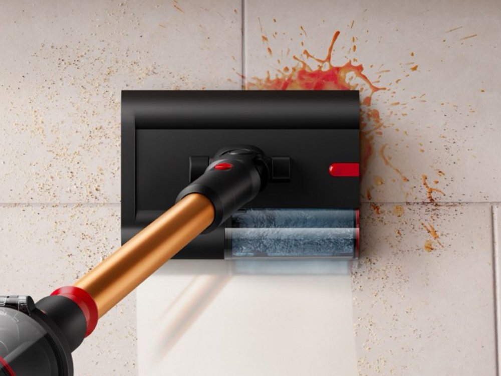 The Submarine head of the Dyson V16 Piston Animal Submarine in action.