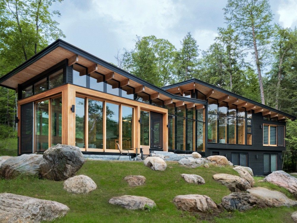 Heated Rivalry cottage in Muskoka