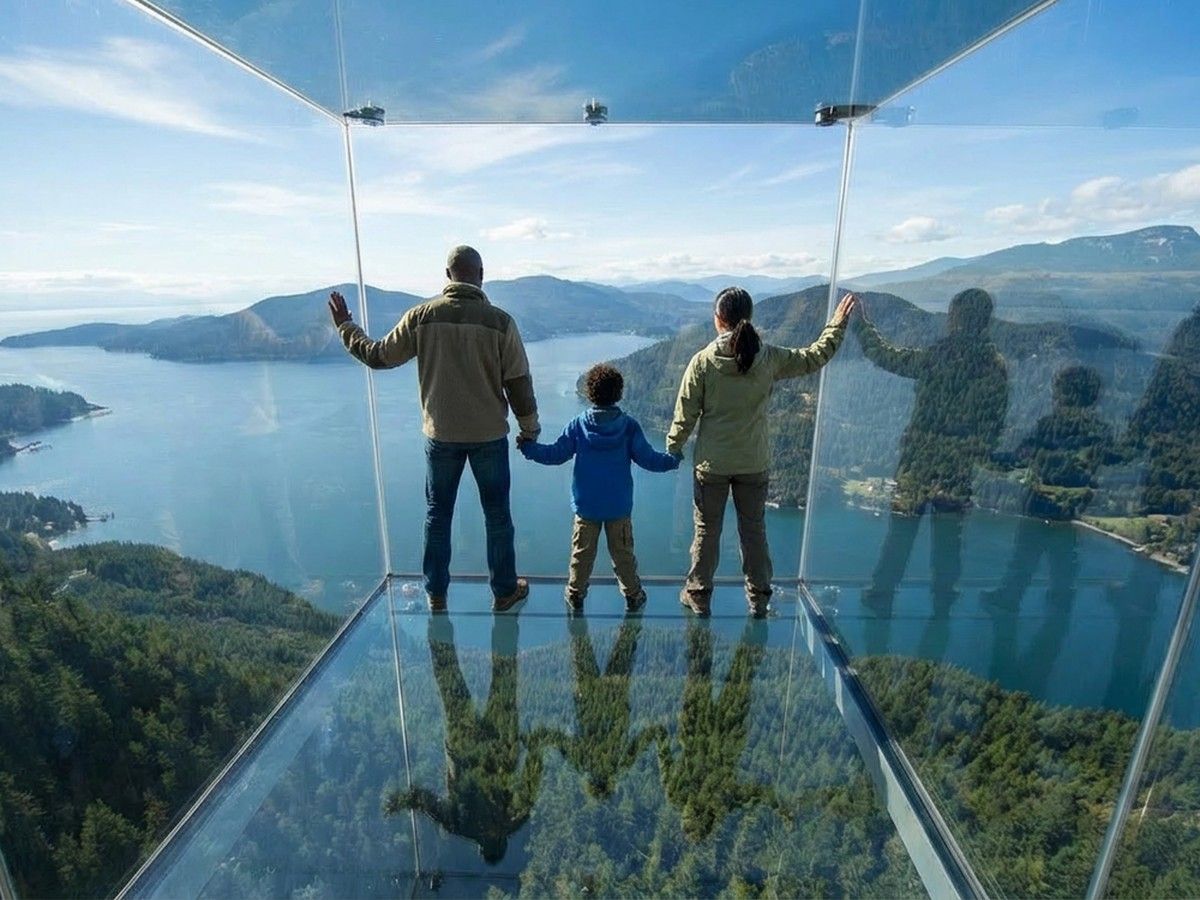 B.C.'s thrilling new lookout to be Canada's first sky-high glass cube experience