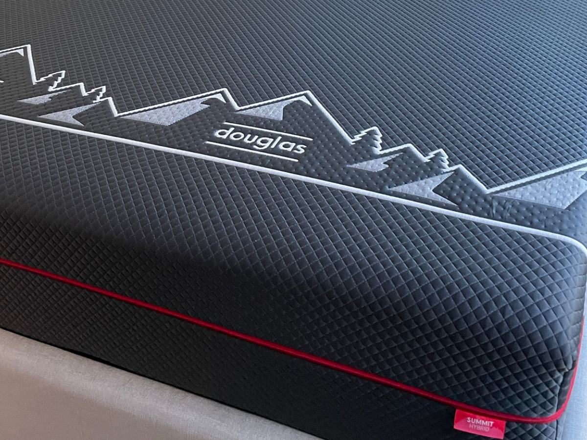 With its impressive, solid construction, the Douglas Summit Hybrid mattress should offer many years of pleasant, peaceful sleep.
