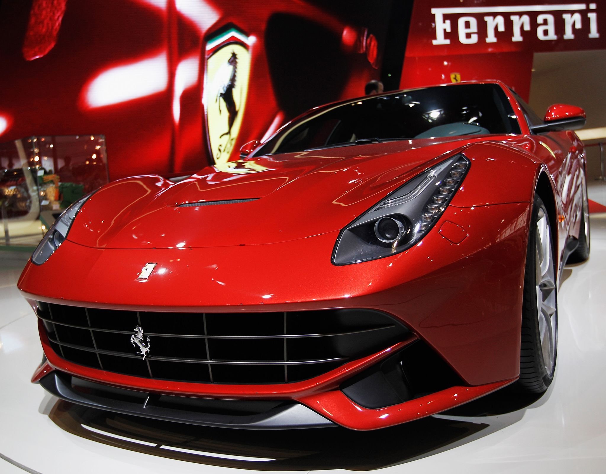 Ferrari F12 Berlinetta video pure car porn | Driving