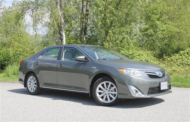 Road test: 2012 Toyota Camry Hybrid | Driving