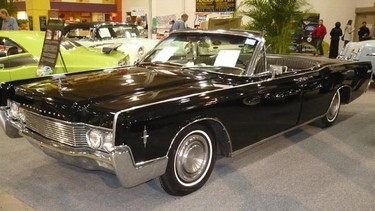 This elegant 1966 Continental four door convertible as an excellent buy at the Toronto auction selling for $20,000 including the 10 per cent buyers fee charged by the auction.