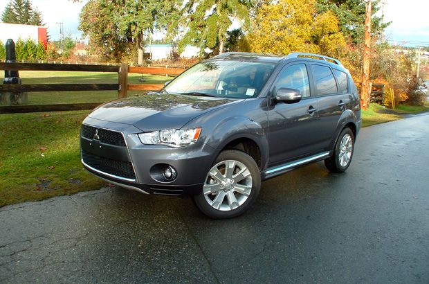 For Mitsubishi Outlander 2010 11 12 2013 Door Mirror Passenger Side | Power | Non-Heated | Manual Folding | Paintable | Replacement For 7632A8並行輸入 Road test: 2010 Mitsubishi Outlander | Driving