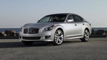 2011 Infiniti M37S.