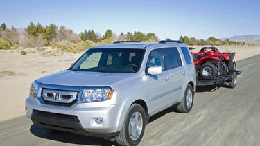 2010 Honda Pilot Touring 01.jpg