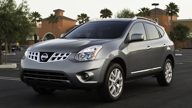 10_nissan_updates_rogue_for_2011_000000.jpg