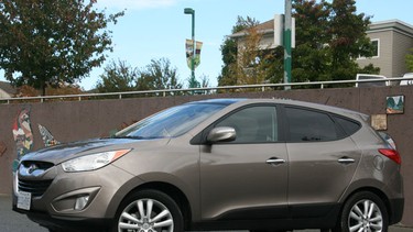 2010 Hyundai Tucson Limited.