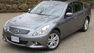 2011 Infiniti G25x.