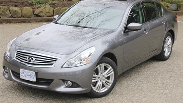 2011 Infiniti G25x.