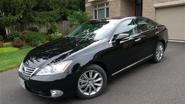 2011 Lexus ES 350.