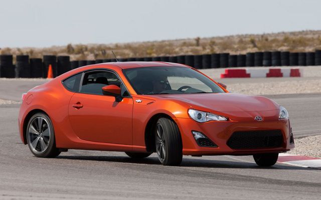 Gallery: 2013 Scion FR-S | Driving