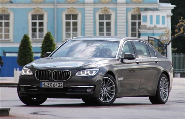 GERMANIA 　2個セット Preview: 2013 BMW 750i | Driving