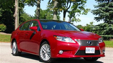 2013 Lexus ES 350.