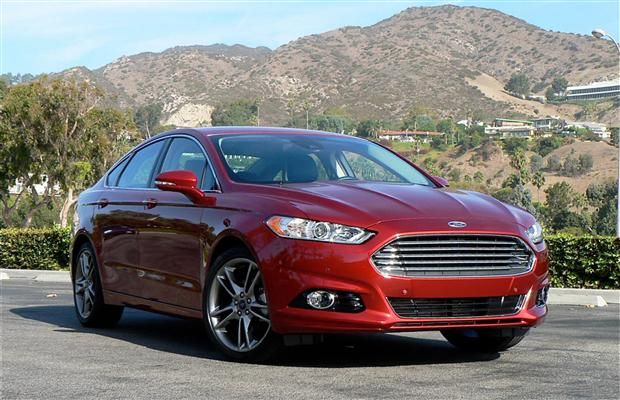 Sedan: 2013 Ford Fusion | Driving