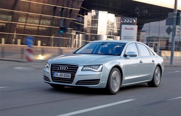 Sedan: 2013 Audi A8 Hybrid | Driving