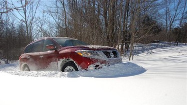 2013 Nissan Pathfinder tackles 30 cms of new snow.