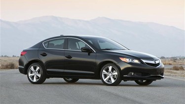 2013 Acura ILX Dynamic