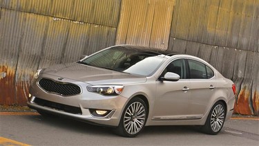 2014 Kia Cadenza.