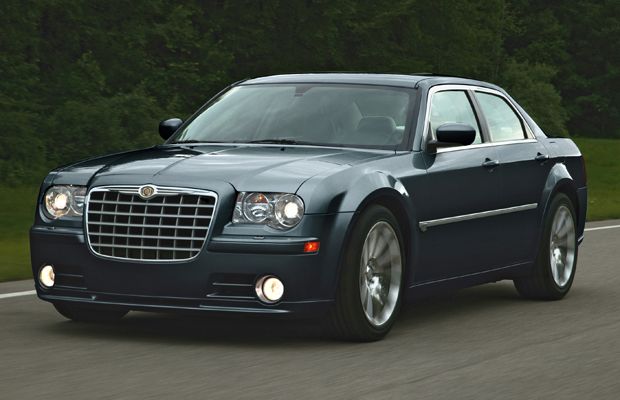 Chrysler 300 vs 300C: What Are the Differences?
