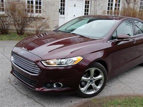 2013 Ford Fusion SE 2.0 AWD.