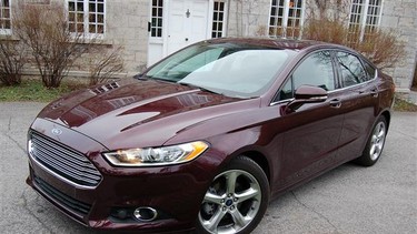 2013 Ford Fusion SE 2.0 AWD.