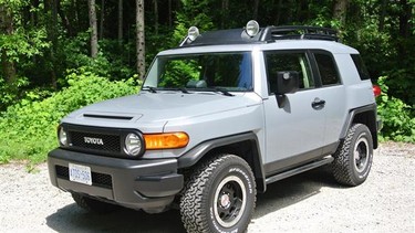 2013 Toyota FJ Cruiser, front