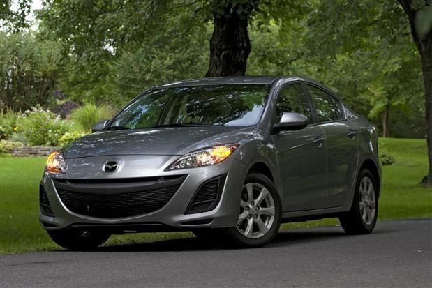  Cara a cara: 2011 Mazda3 GX |  Conduciendo