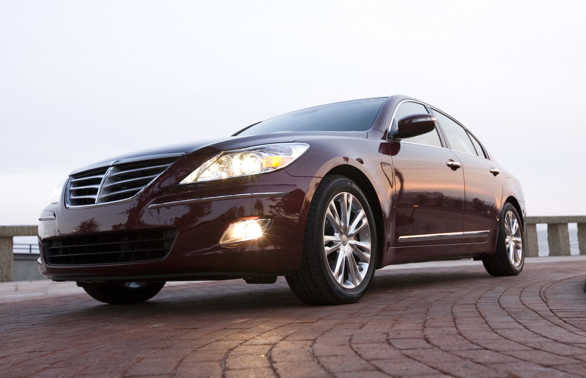 U.S. government probes brake problems in 40,000 Hyundai Genesis cars