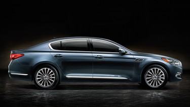 The K900 will be powered by either a V6 or a V8 engine, though Kia hasn't released official specs just yet.