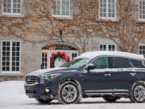 The weather made it impossible to keep the 2014 Infiniti QX60 Hybrid clean.