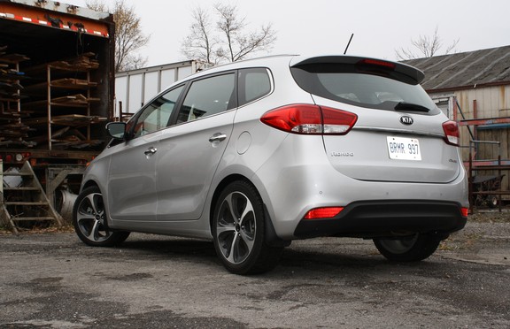 Two Takes: 2014 Kia Rondo EX Luxury | Driving