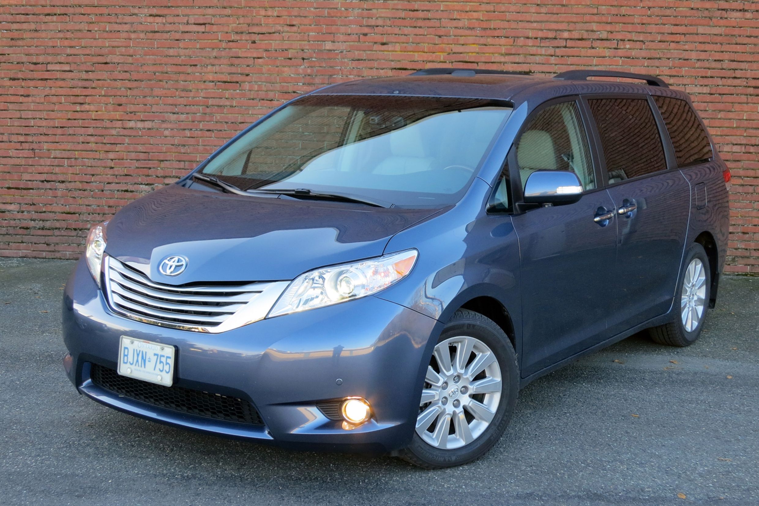 2014 hot sale toyota van