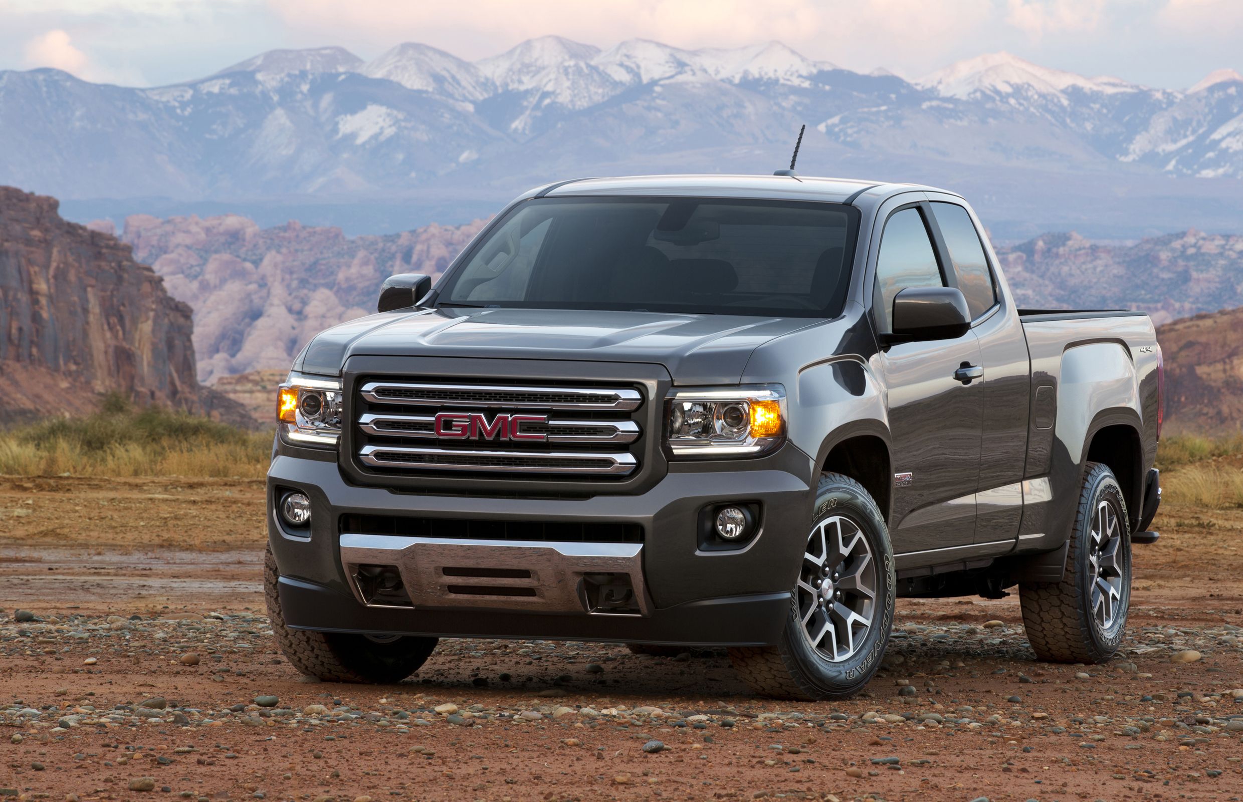 GM details Chevy Colorado, GMC Canyon fuel economy, payload ratings