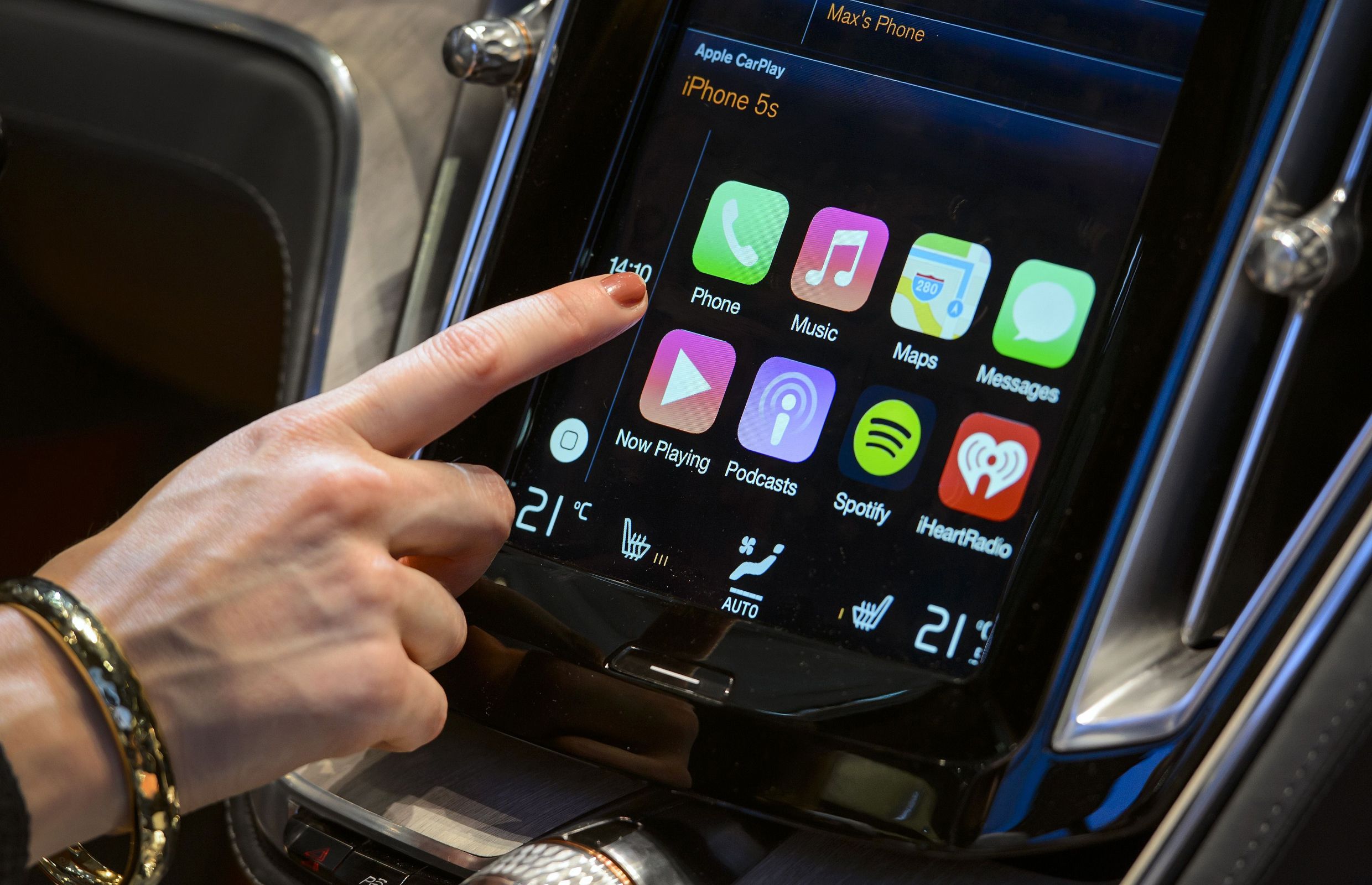 Apple brings iPhone to the car with CarPlay Driving