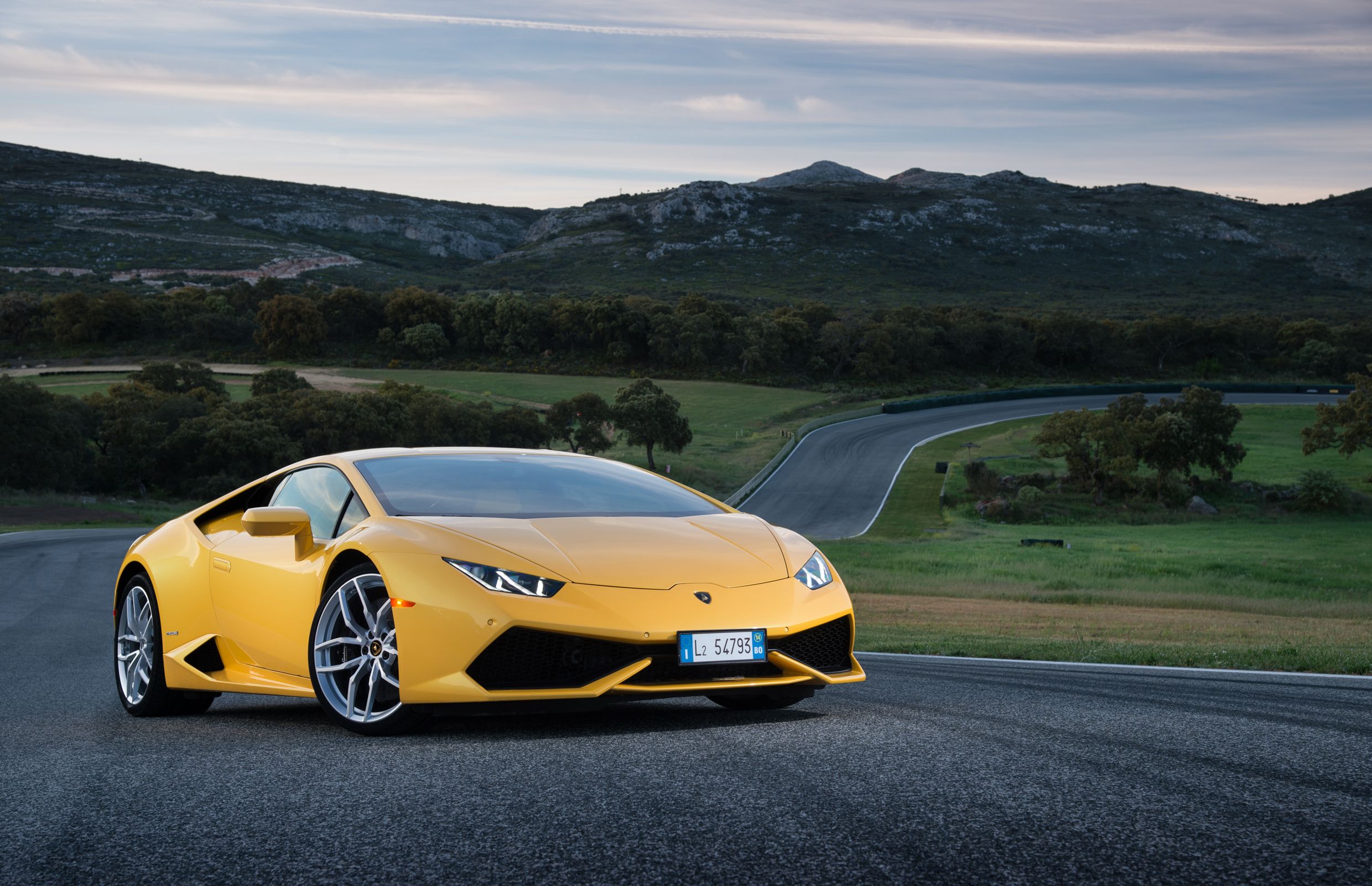 Lamborghini's Huracan outnumbers every other Lambo made before 1999 ...