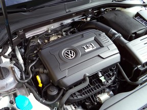 First Drive: 2015 Volkswagen Golf R | Driving