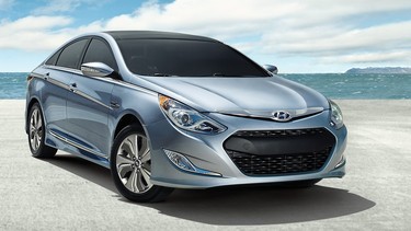 Hyundai will continue selling the current Sonata Hybrid through the 2015 model year