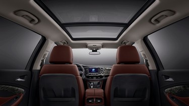 The interior of the 2015 Buick Envision.