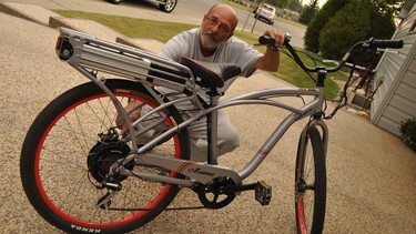 Ron Maltin with his Zuma-based ‘Badlands Special’, which he says has a 35-kilometre range in full-power mode, without any pedal assistance.