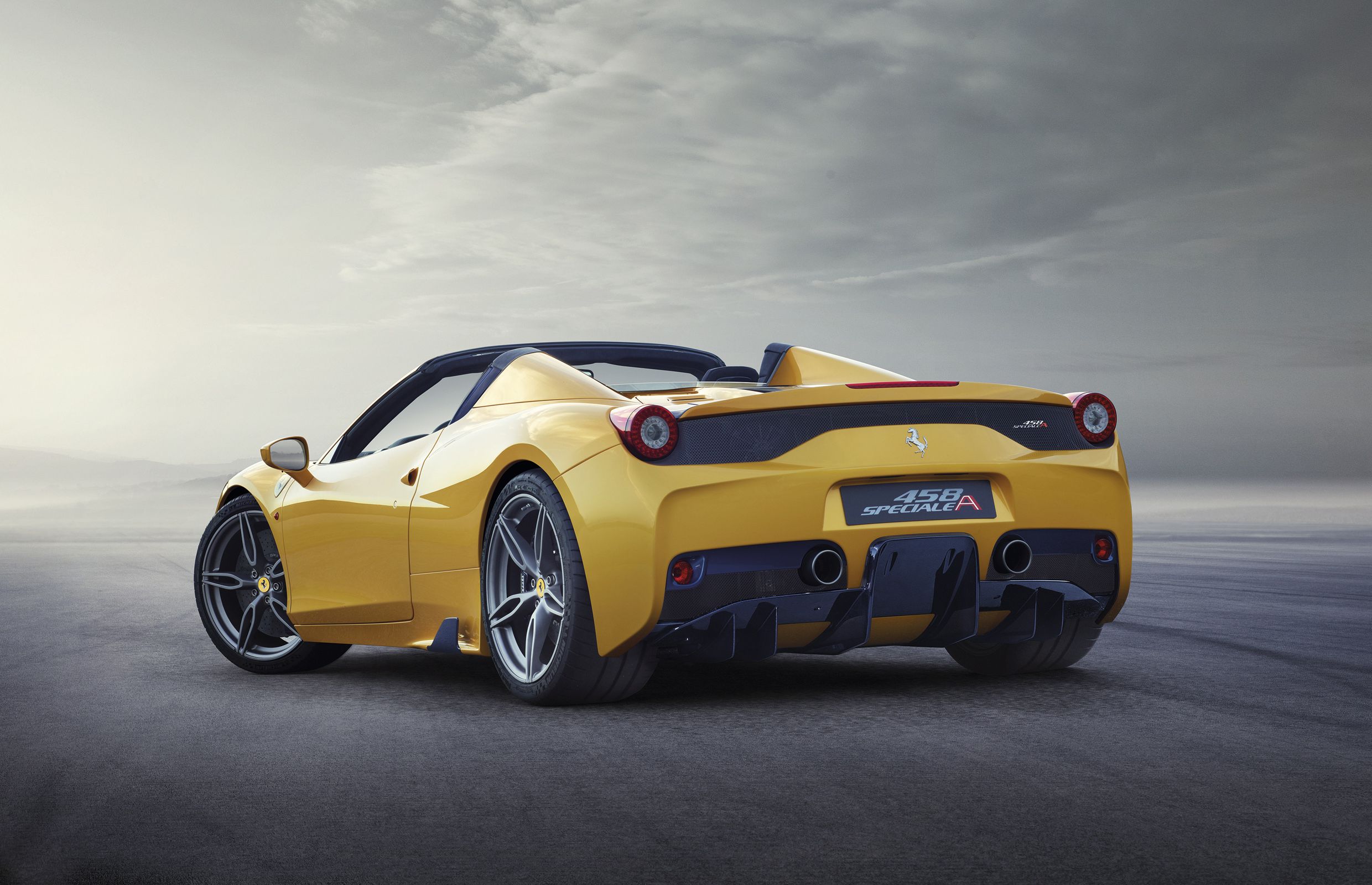 Ferrari unveils Paris-bound 458 Speciale A | Driving