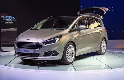 Ford teases North America with S-Max, Focus ST wagon in Paris