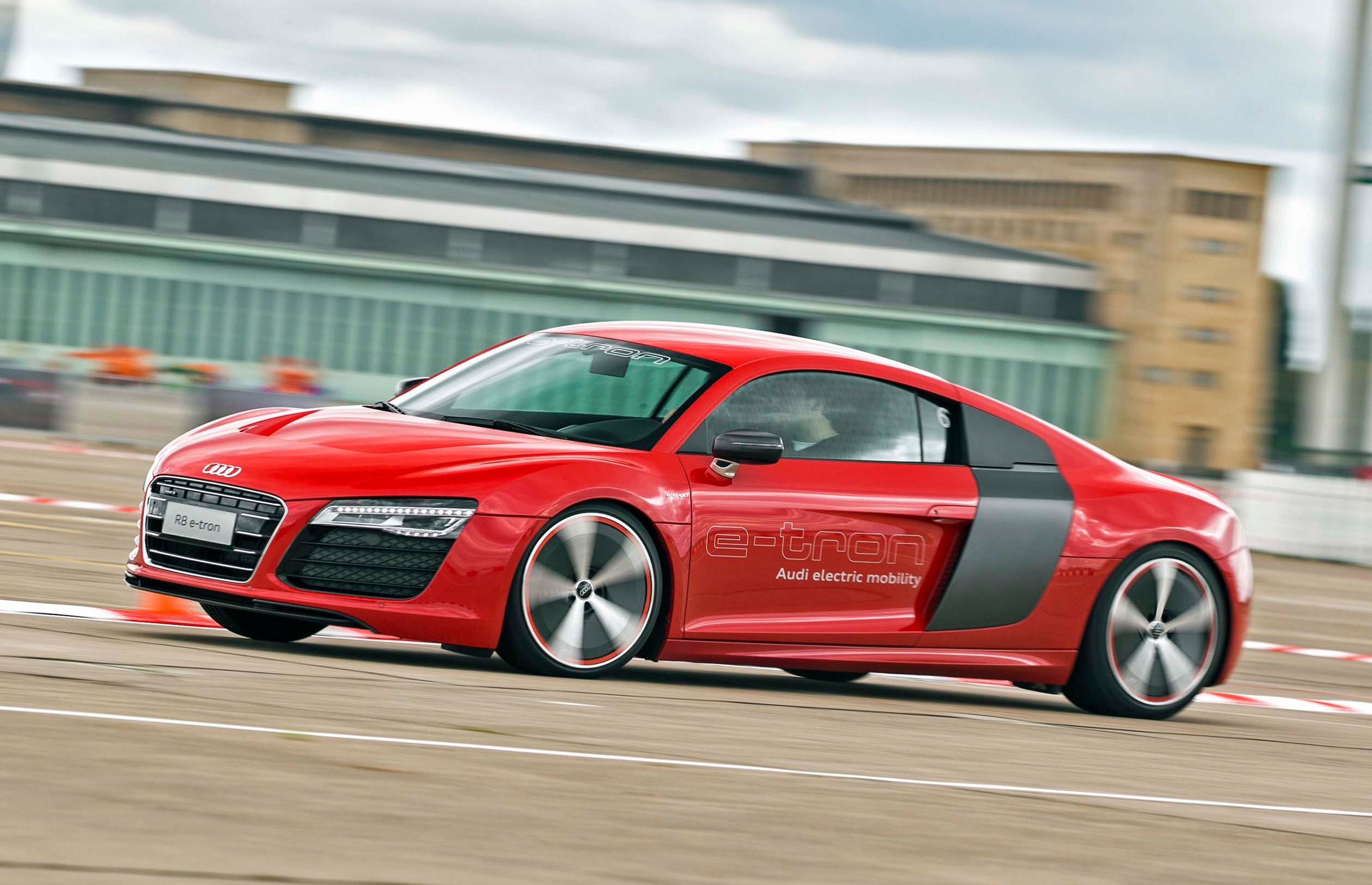 Audi r8 e tron