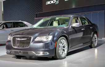 Handsome Chrysler 300 gets suite of new safety features | Driving