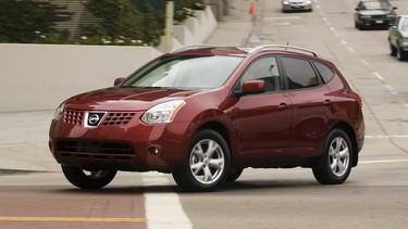 Nissan is recalling 552,000 copies of the 2008-2013 Rogue, as well as the 2014 Rogue Select, to fix defective hood latches.