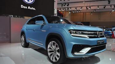 The new Volkswagen Tiguan Coupe could take some styling cues from Volkswagen's recently revealed Cross Coupe GTE Concept.