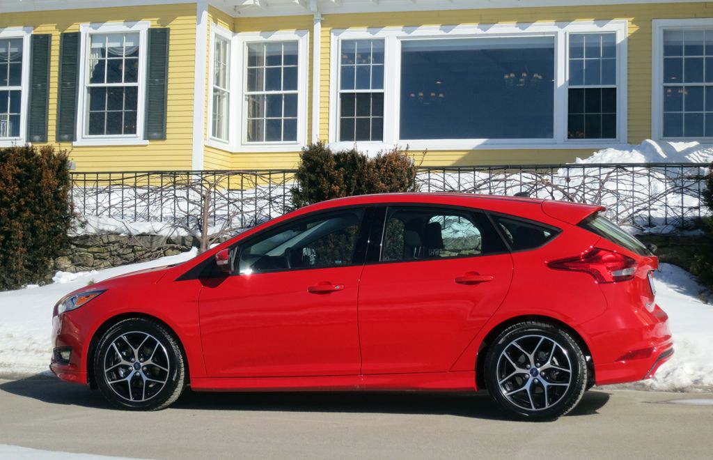 Ford recalls Focus hatchbacks for latch release problem | Driving