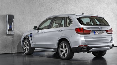 BMW wants to add an all-electric crossover to its lineup in the future, but for now, we'll have to make do with the X5 xDrive 40e plug-in hybrid.