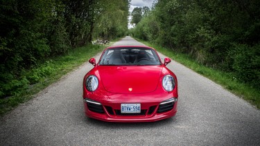 Porsche 911 GTS.